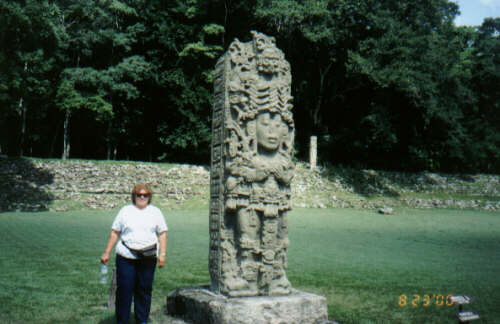 Billie and Mayan Statue.JPG (30104 bytes)